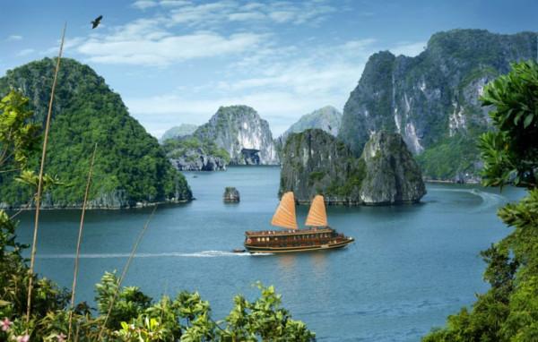 Quảng Ninh: Hãy nhanh tay lên và khám phá Quảng Ninh xinh đẹp như một bức tranh tự nhiên với những địa điểm du lịch độc đáo và là một không gian lý tưởng để thư giãn và nghỉ ngơi. Nếu bạn muốn đắm chìm trong sự kì diệu của Quảng Ninh, hãy xem những hình ảnh tuyệt đẹp của nơi đây.