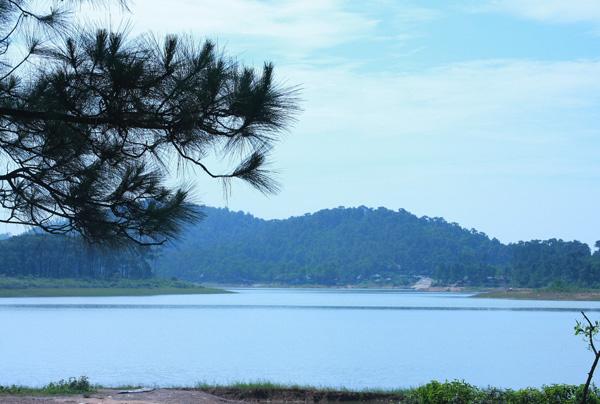 Hồ Yên Trung, Uông Bí – “Đà Lạt thu nhỏ trên đất Quảng Ninh”