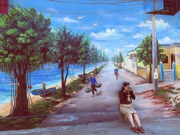 Lạc bước tại làng bích họa ven biển Quảng Bình1