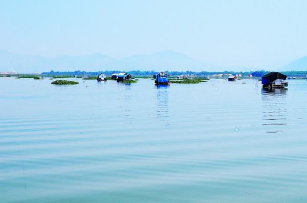 Hồ Biển Lạc2