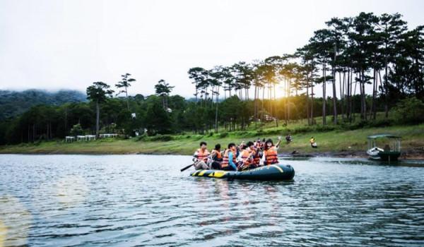 Chèo thuyền kayak hồ Tuyền Lâm