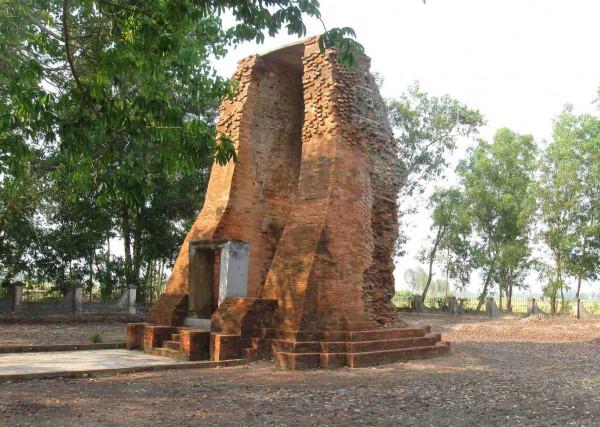 Tháp Vĩnh Hưng Bạc Liêu