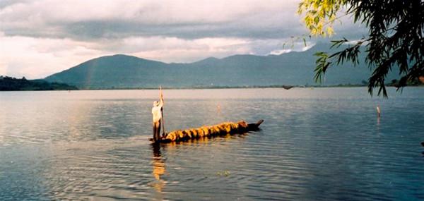 1. Huyền thoại hồ Lắk – Buôn Jun (Đắk Lắk)