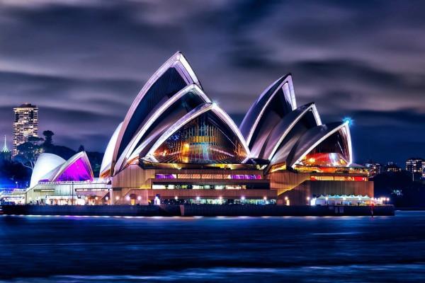 2. Du lịch Sydney tại Nhà hát con sò Sydney Opera House