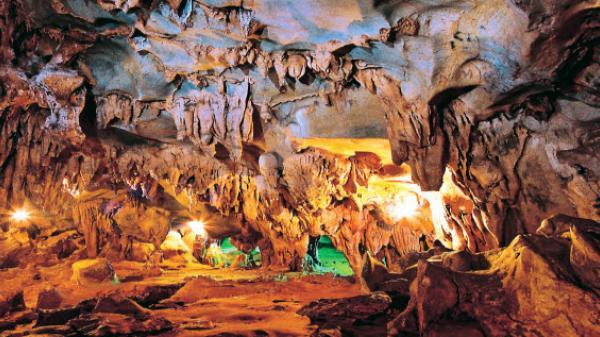 3. Đền Trúc - Ngũ Động Sơn