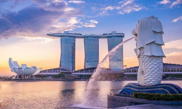 Tượng Sư tử Merlion và khu tổ hợp Marina bay Sands