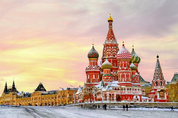 Auftraggeber für die Basilius-Kathedrale in Moskau, Russland, war der berüchtigte Zar Iwan IV., erster Zar Russlands und auch bekannt als „Iwan, der Schreckliche"