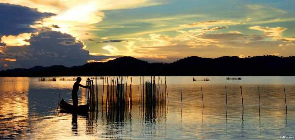 Huyền thoại hồ Lắk
