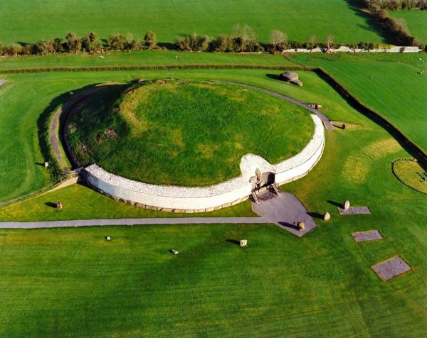 Khu lăng mộ Newgrange