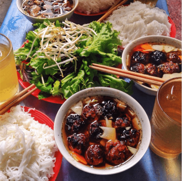 bún-chả-hàng-quạt