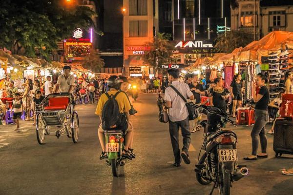 Những địa điểm náo nhiệt nhất Sài Gòn khi về đêm