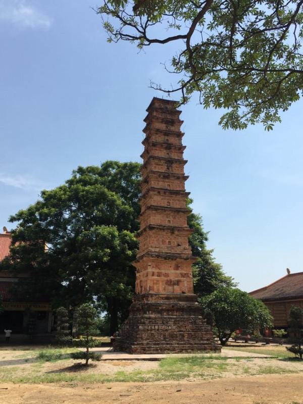 Tháp Bình Sơn – chùa Vĩnh Khánh