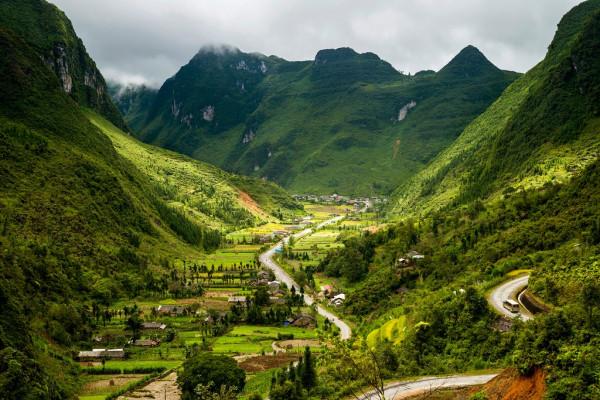 Beautiful,Green,Natural,Rice,Paddy,Fields,During,Trip,From,Sa