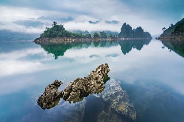 Săn vé máy bay khám phá sắc màu văn hóa bên hồ Na Hang