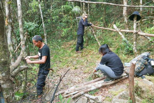 Cùng săn vé máy bay chinh phục 'nóc nhà' Quảng Trị