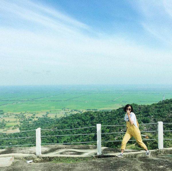 Bức tranh phong cảnh hùng vĩ, yên bình ở Núi Cô Tô, An Giang.