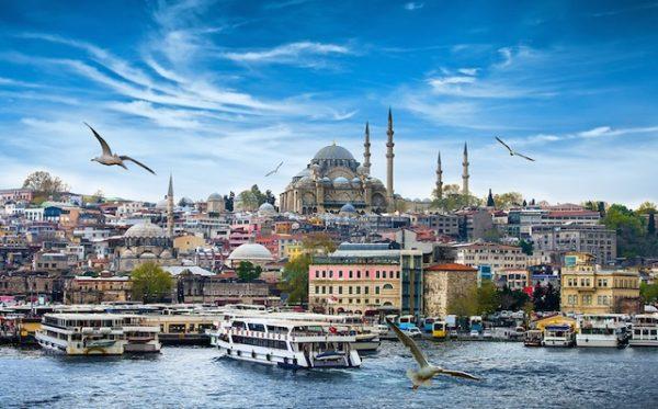 Istanbul – thành phố phương Đông lướt ngoài cửa sổ