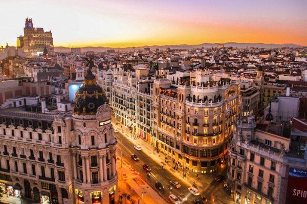 Vẻ đẹp ngược thời gian của thành phố Madrid