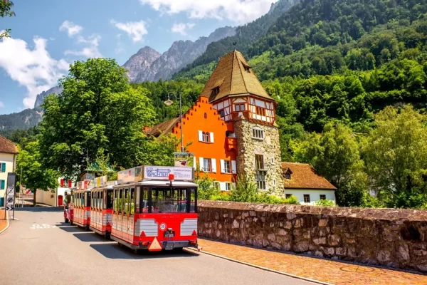 Sở Hữu Vé Máy Bay Đi Du lịch Liechtenstein - Viên ngọc nhỏ xinh đẹp