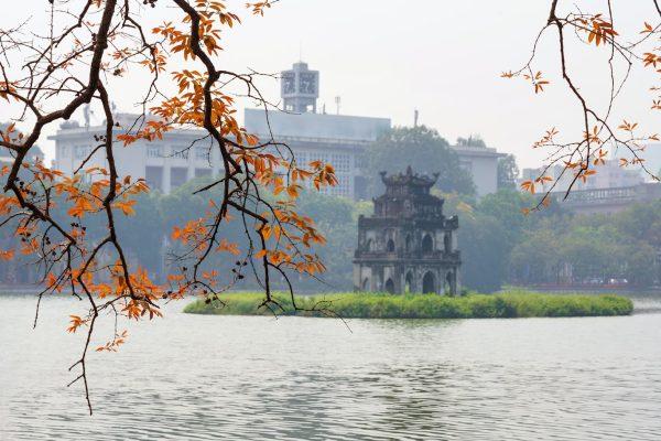 Cùng Săn vé máy bay chiêm ngưỡng mùa thu Hà Nội