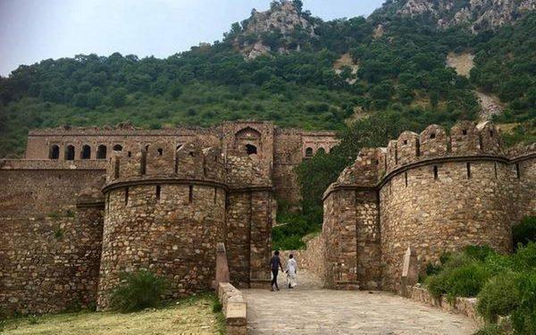 Pháo đài Bhangarh - Một thị trấn ma ám hút hồn khách du lịch