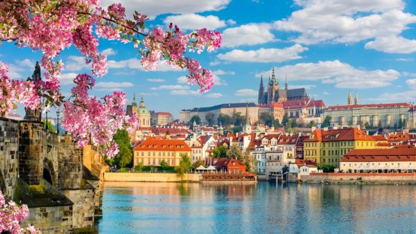 Cùng săn vé máy bay tham quan ở Praha Séc