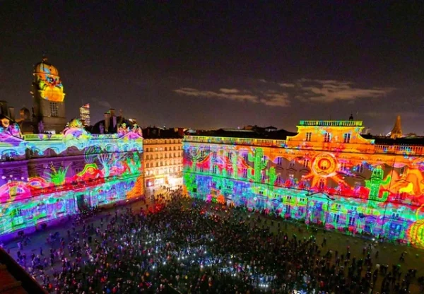 Lễ hội đèn lồng ở Lyon (Fête des Lumières)