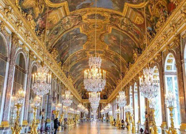 Khám phá lịch sử kiến trúc hoàng gia cung điện Versailles